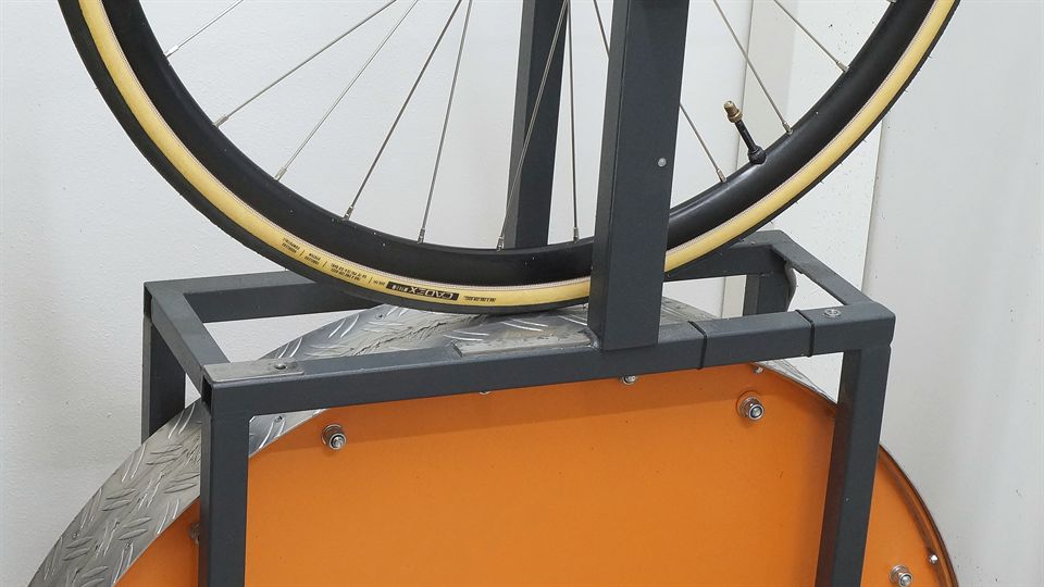 Cadex Aero Cotton 28 Lab Test Cadex Aero Cotton 28 on a rolling resistance machine