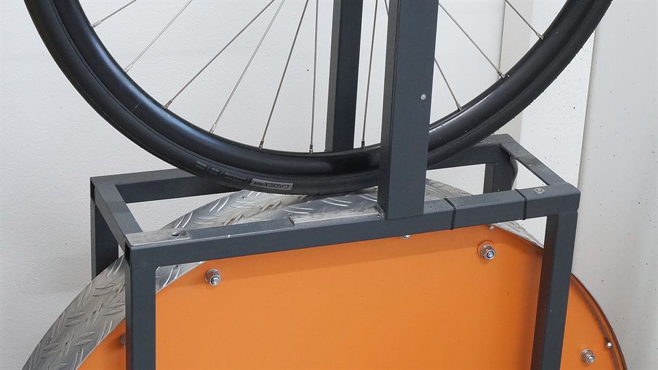 Cadex Aero Tire 28 Lab Test Cadex Aero Tire 28 on a rolling resistance machine