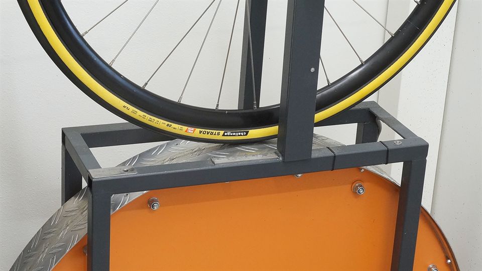 Challenge Strada Pro HTLR 28 on a rolling resistance machine