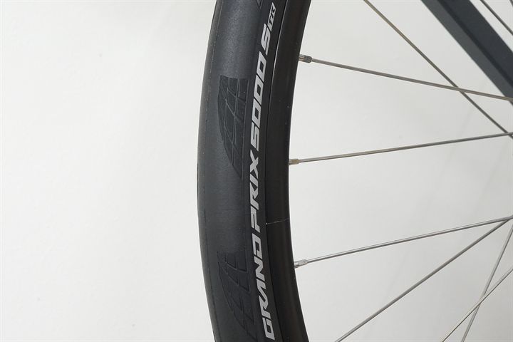 Continental Grand Prix 5000 S TR 35  mountain bike tire on a rolling resistance test machine