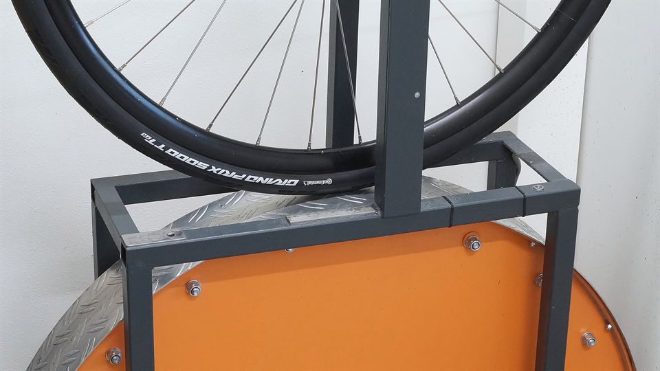 Continental Grand Prix 5000 TT TR 30 on a rolling resistance machine