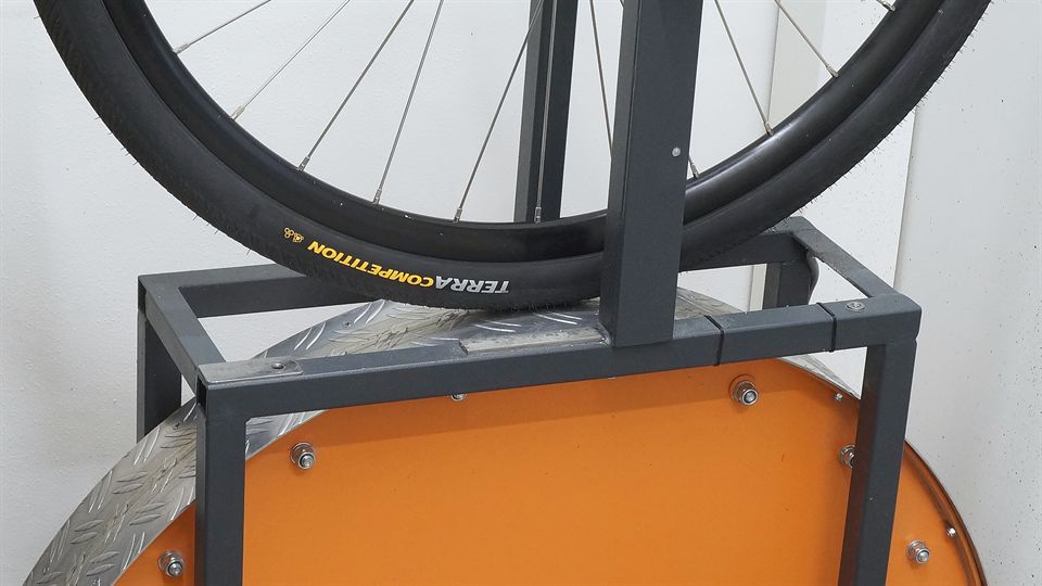 Continental Terra Competition Race Rapid 40 Lab Test Continental Terra Competition Race Rapid 40 on a rolling resistance machine