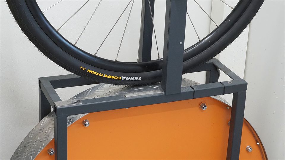 Continental Terra Competition Trail Grip 40 on a rolling resistance machine