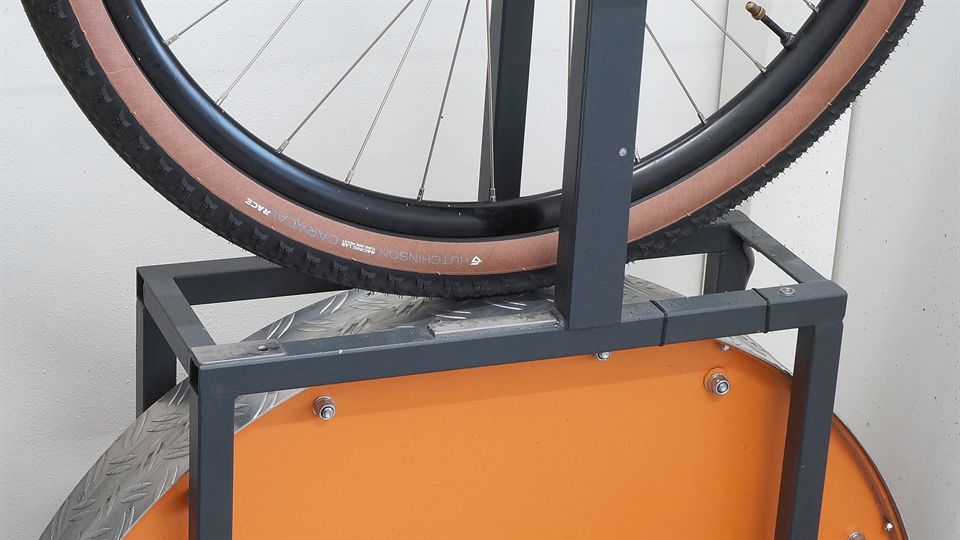 Hutchinson Caracal Race TLR (tan) 50 on a rolling resistance machine