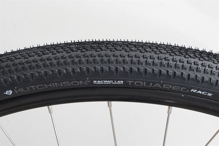 Hutchinson Touareg Race TLR 40  mountain bike tire on a rolling resistance test machine