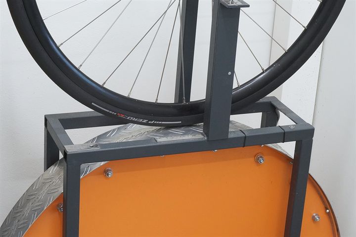 Pirelli P Zero Race TLR SL-R 28 road bike tire on a rolling resistance test machine