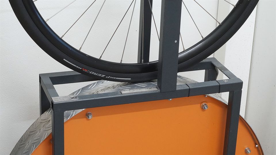 Pirelli P Zero Race TLR SL-R 30 Lab Test Pirelli P Zero Race TLR SL-R 30 on a rolling resistance machine