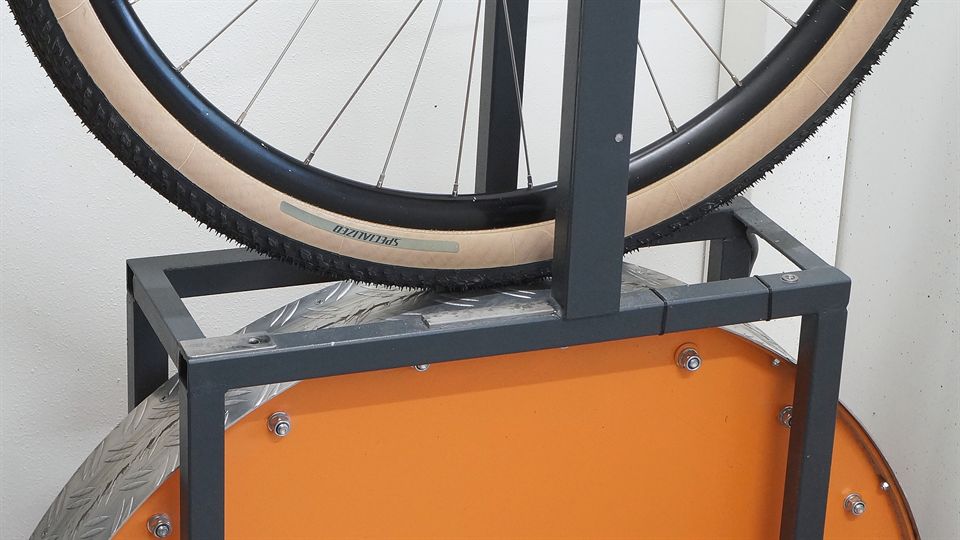 Specialized Pathfinder TLR 50 Lab Test Specialized Pathfinder TLR 50 on a rolling resistance machine