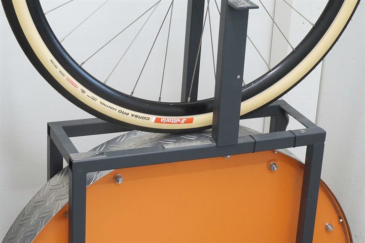Vittoria Corsa Pro Control TLR 42 road bike tire on a rolling resistance test machine