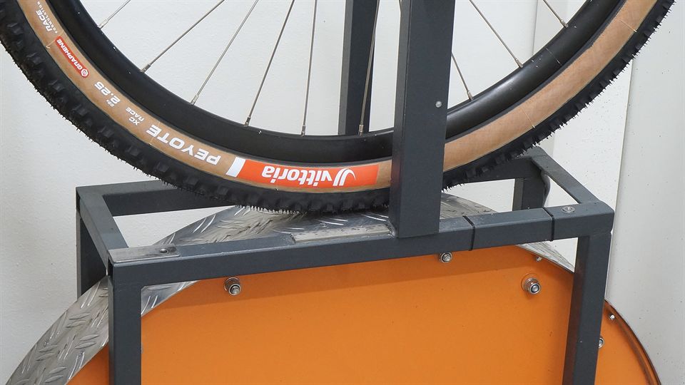 Vittoria Peyote XC Race 2.25 Lab Test Vittoria Peyote XC Race 2.25 on a rolling resistance machine