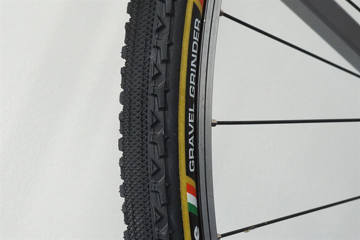 gravel bike tubeless