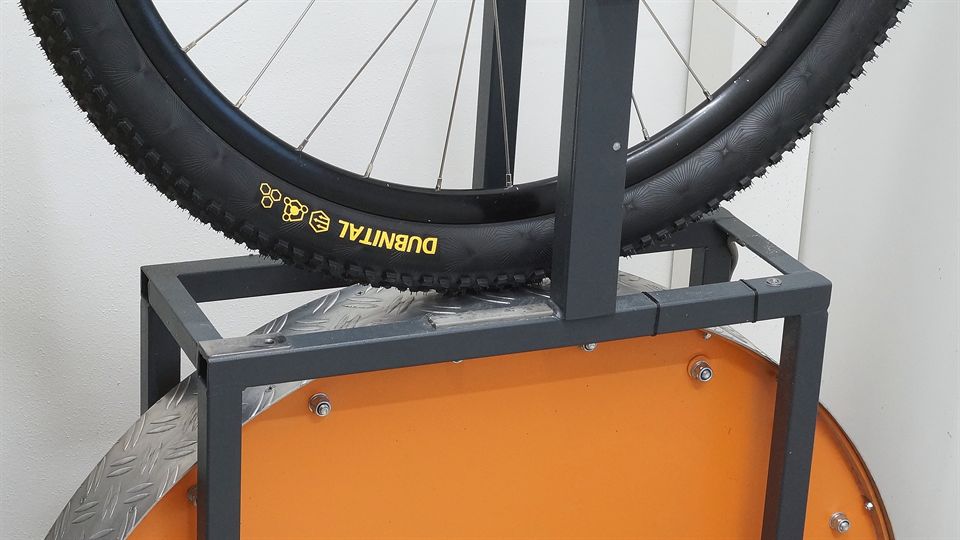 Continental Dubnital Race Rapid 2.4 Lab Test Continental Dubnital Race Rapid 2.4 on a rolling resistance machine