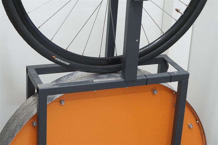 Continental Grand Prix 5000 32 road bike tire on a rolling resistance test machine