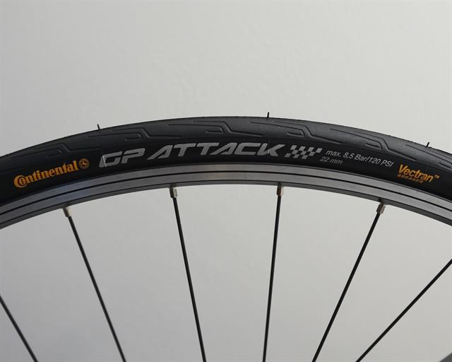 Continental Grand Prix Attack Folding Tire 700 x 22c , 330 TPI , 2