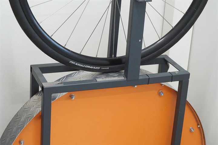 Continental Grand Prix TR 28 Continental Grand Prix TR 28 road bike tire on a rolling resistance test machine