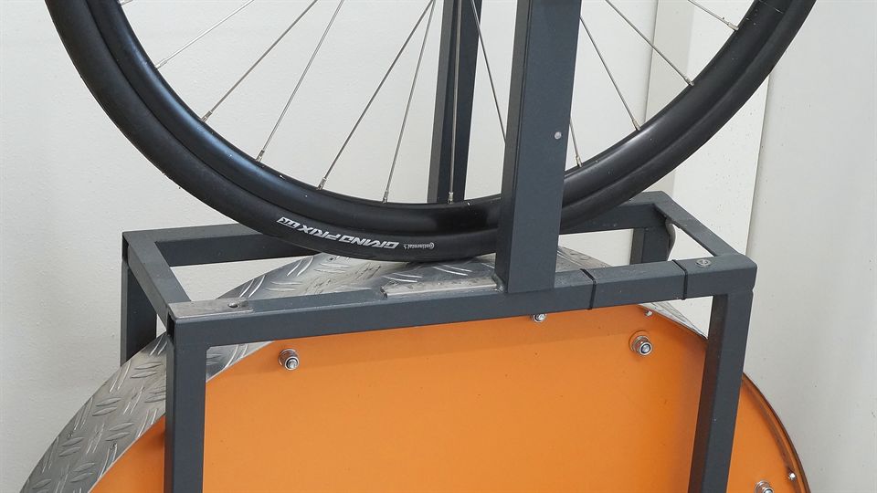 Continental Grand Prix TR 28 Lab Test Continental Grand Prix TR 28 on a rolling resistance machine