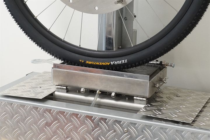 Continental Terra Adventure Continental Terra Adventure road bike tire on a grip test machine