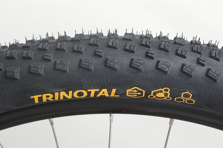 Continental Trinotal Race Rapid Continental Trinotal Race Rapid mountain bike tire on a rolling resistance test machine