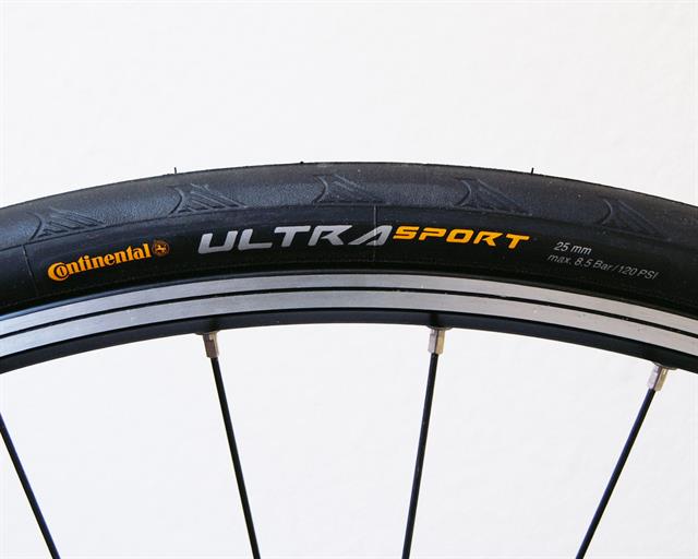2 x Continental Ultra Sport 700 x 32c Black Wired Cycle Tyre Ultrasport 