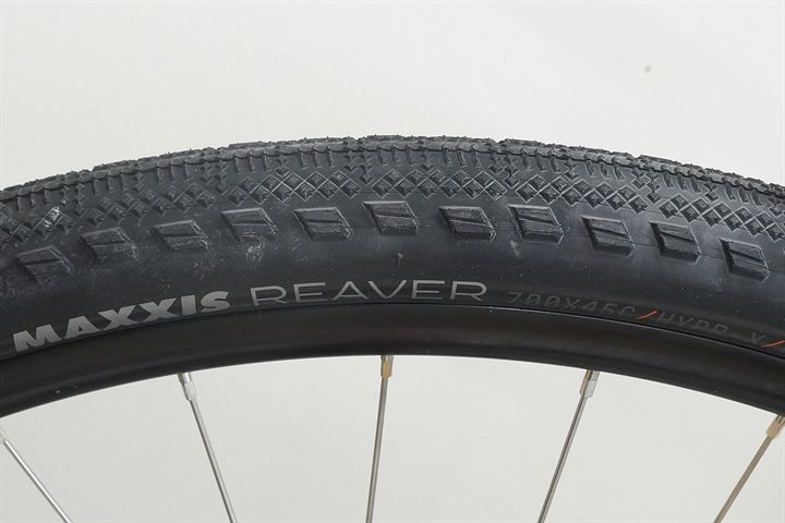 Maxxis Reaver HYPR-X/EXO/TR 45 Maxxis Reaver HYPR-X/EXO/TR 45 mountain bike tire on a rolling resistance test machine