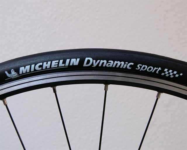 michelin dynamic classic wired clincher road tyre