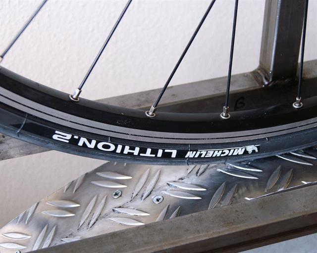 Pneu velo route michelin lithion 2 hot sale