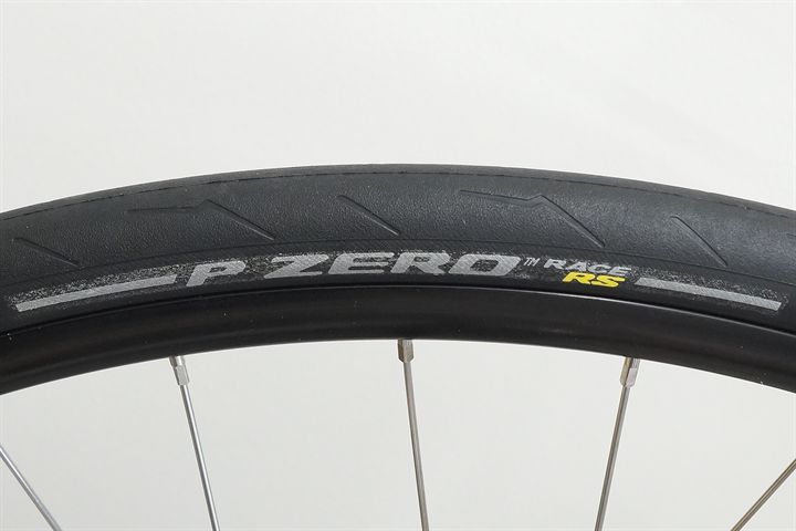 Pirelli P Zero Race RS 28 Pirelli P Zero Race RS 28 road bike tire on a rolling resistance test machine