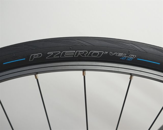 pzero velo tire