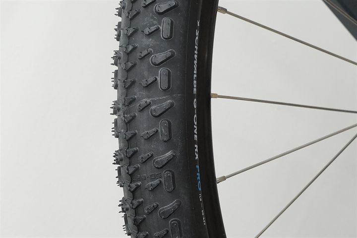Schwalbe G-One RX Pro 50 Schwalbe G-One RX Pro 50  mountain bike tire on a rolling resistance test machine