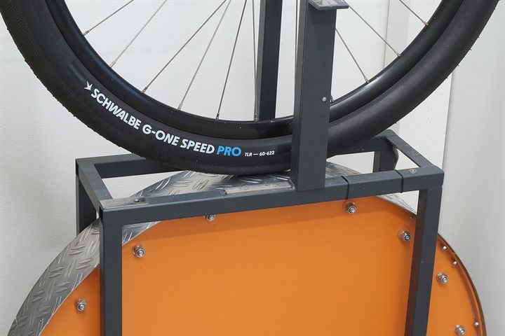 Schwalbe G-One Speed Pro Schwalbe G-One Speed Pro road bike tire on a rolling resistance test machine