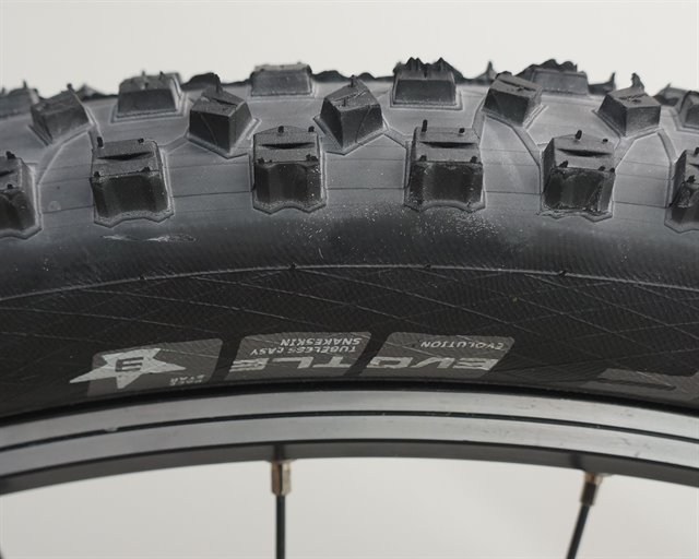 Schwalbe hurricane best sale rolling resistance