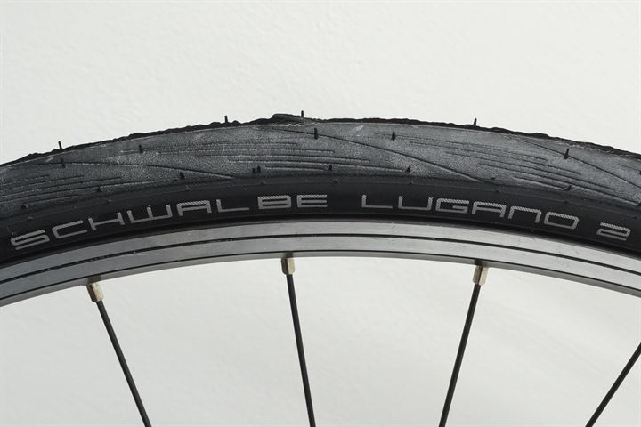 2 x 700 x 25c White Schwalbe Lugano Road Bike Tyre With K-Guard 