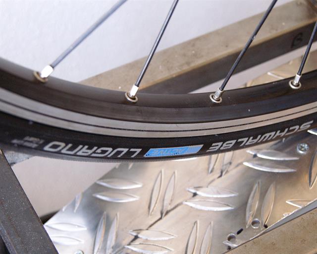 schwalbe lugano tyres