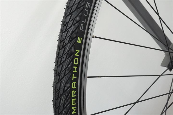 Schwalbe Marathon E-Plus Touring/E-Bike on a rolling resistance test machine