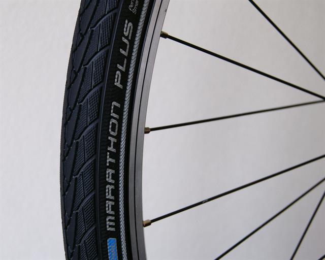 Schwalbe Marathon Plus Touring / E-Bike auf einer Rollwiderstandsprüfmaschine