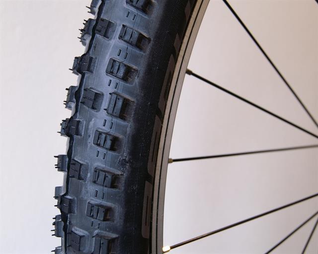 Schwalbe nobby nic discount 29 tan wall