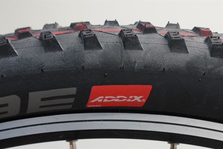 Schwalbe rocket ron discount addix speedgrip snakeskin