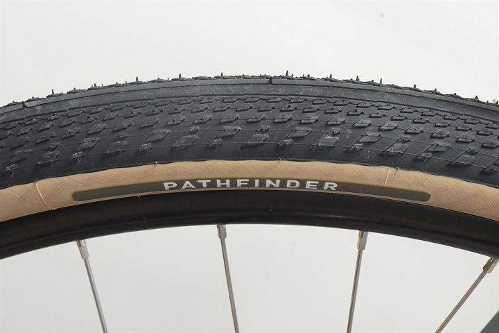 Specialized Pathfinder TLR 45 Specialized Pathfinder TLR 45 mountain bike tire on a rolling resistance test machine