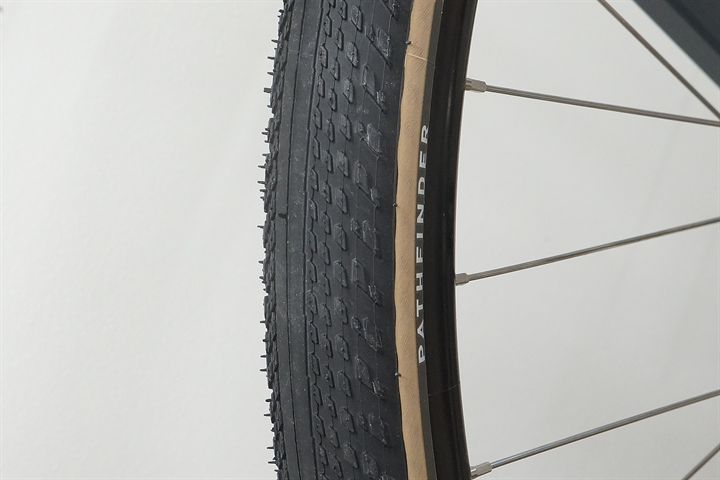 Specialized Pathfinder TLR 45 Specialized Pathfinder TLR 45 mountain bike tire on a rolling resistance test machine