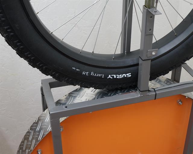 Surly larry deals fat tires