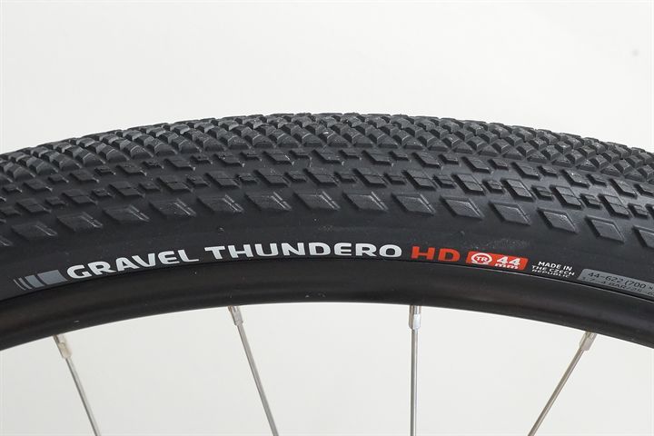 Tufo Gravel Thundero HD 44 Tufo Gravel Thundero HD 44 mountain bike tire on a rolling resistance test machine