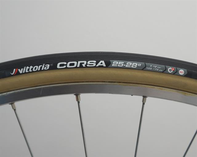 vittoria corsa g  isotech 700c folding road tyre